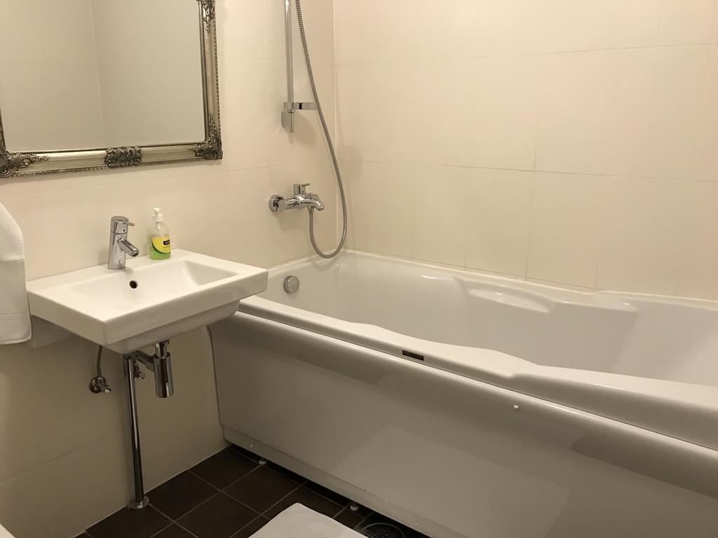 Roseni City Apartment Tallinn Buitenkant foto